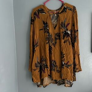 Free people tunic in great condition!